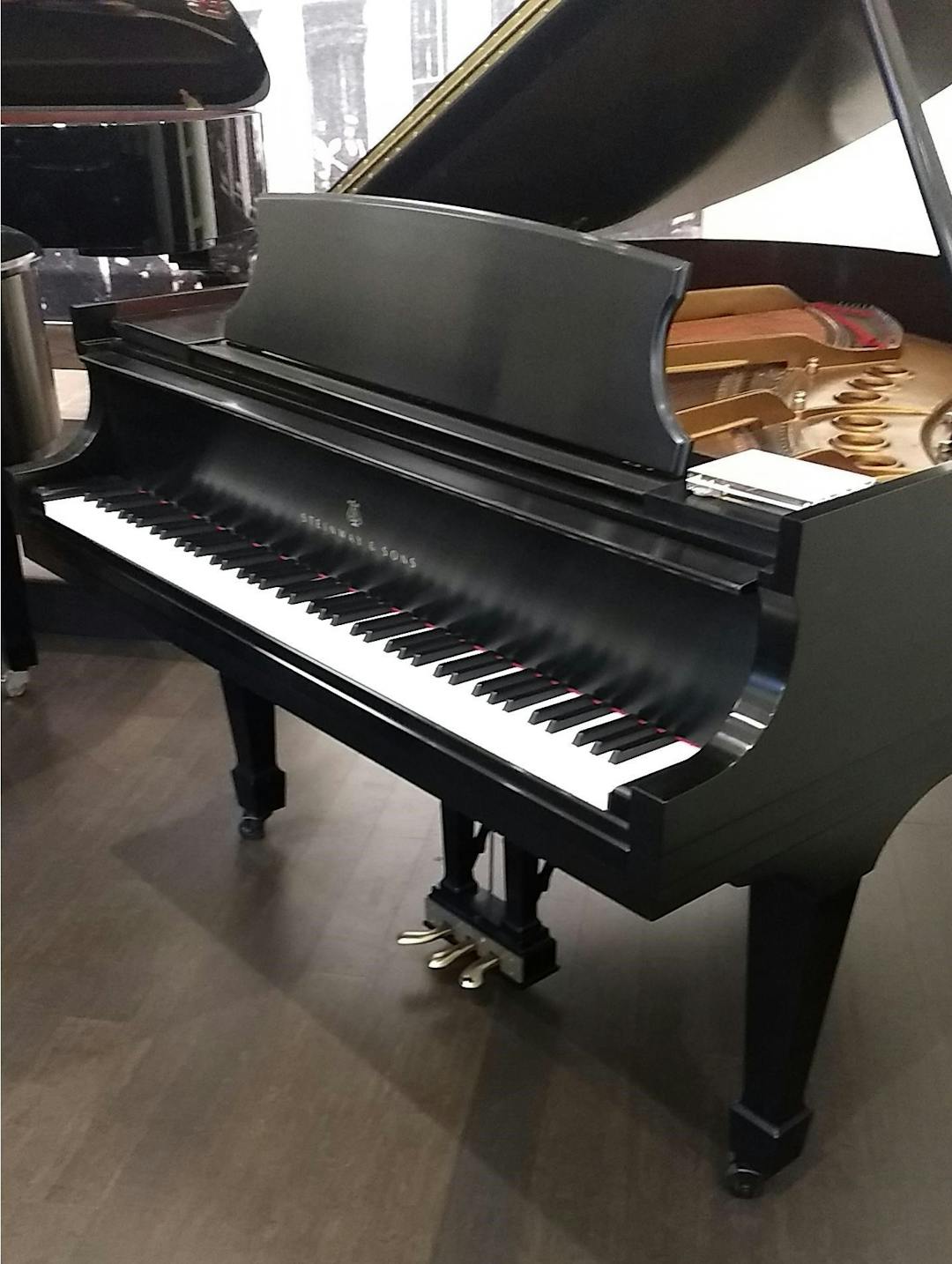 2010 Steinway MODEL M